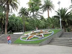 שעון הפרחים בפארק Garcia Sanabria